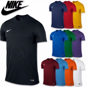 חולצת נייק במגוון צבעים